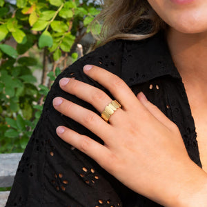 bague pour femme dorée large